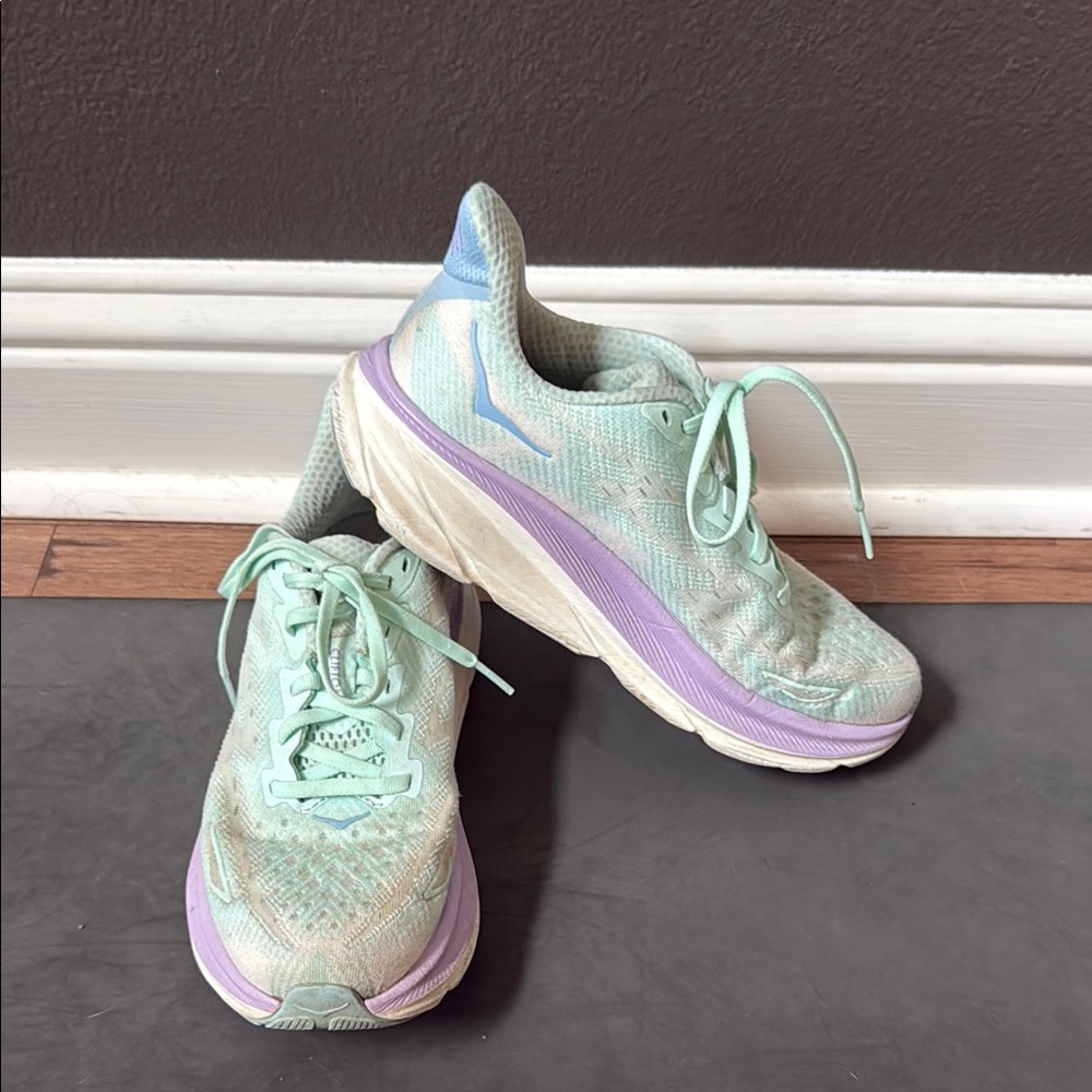 HOKA Clifton 9